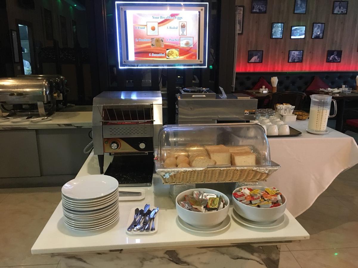 헤밍웨이 실크 호텔 Patong 외부 사진